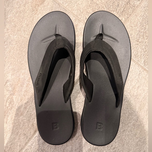 Bench Black Flip Flops - Picture 2 of 4